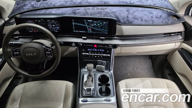 Kia Carnival — interior
