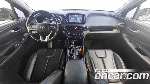 Hyundai Santa Fe — interior