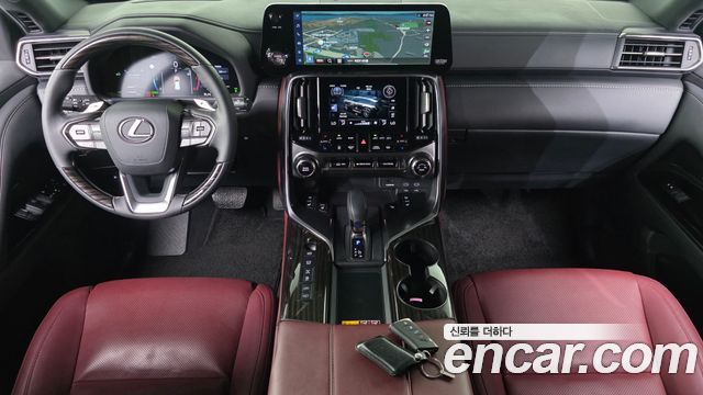 Lexus LX — interior