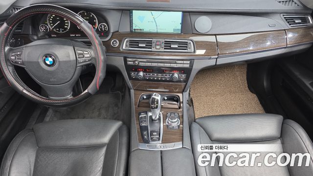 BMW 7 Series — interior
