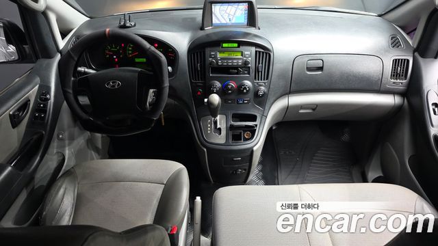 Hyundai Starex — interior