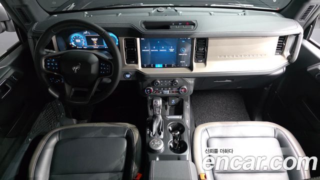 Ford Bronco — interior