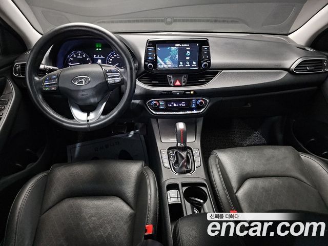 Hyundai i30 — interior
