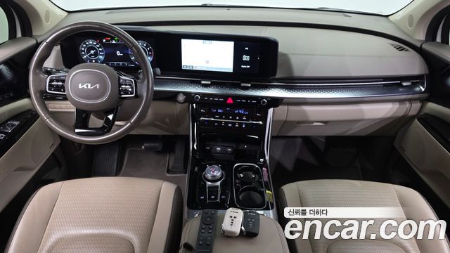 Kia Carnival — interior