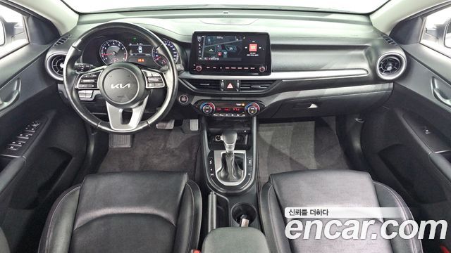 Kia K3 — interior