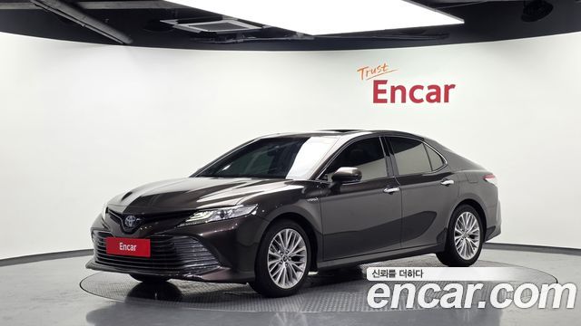 Toyota Camry — exterior