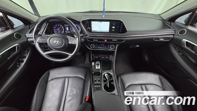 Hyundai Sonata — interior