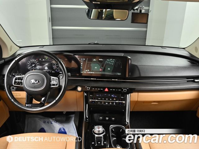 Kia Carnival — interior