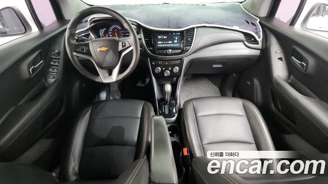 Chevrolet Korea Trax — interior