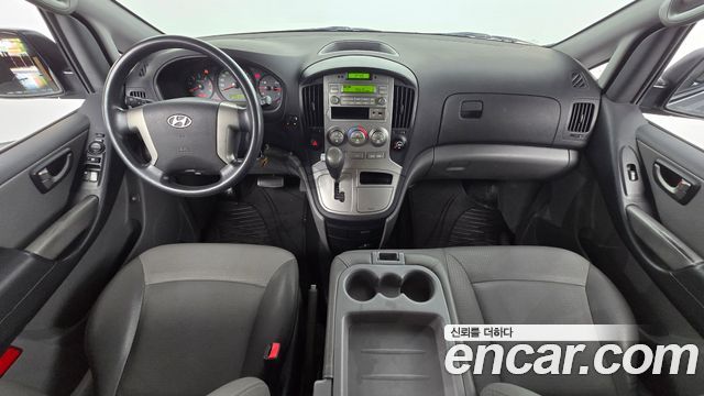 Hyundai Starex — interior