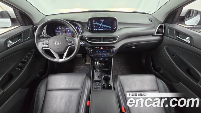 Hyundai Tucson — interior