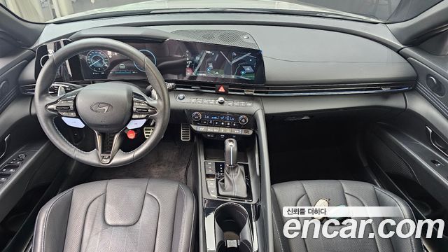 Hyundai Avante — interior