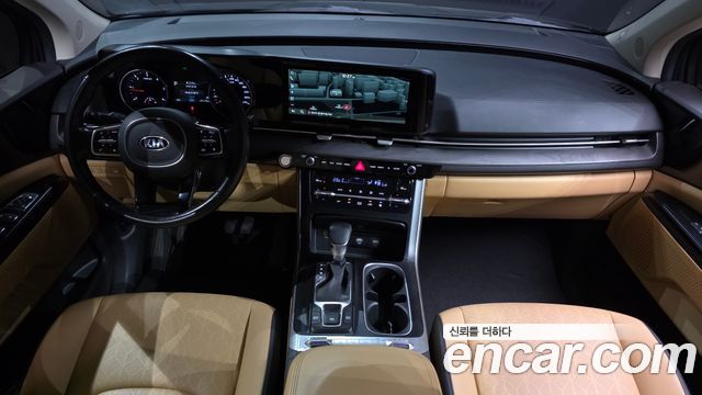 Kia Carnival — interior