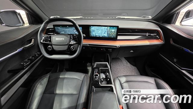 KG Mobility Musso — interior