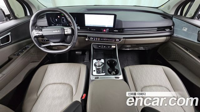 Kia Carnival — interior