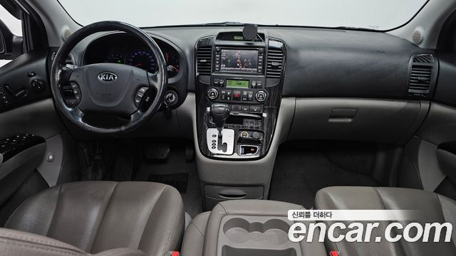 Kia Carnival — interior