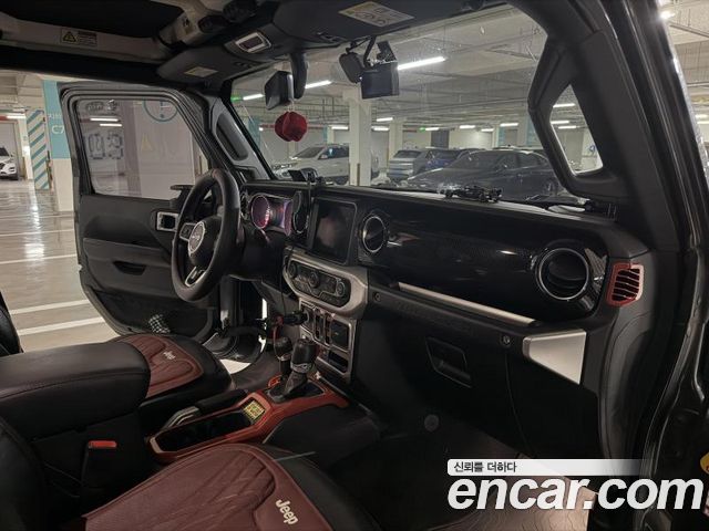 Jeep Wrangler — interior