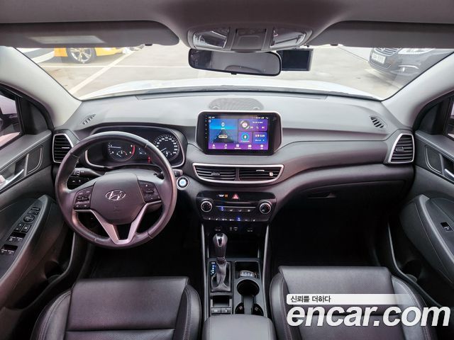 Hyundai Tucson — interior