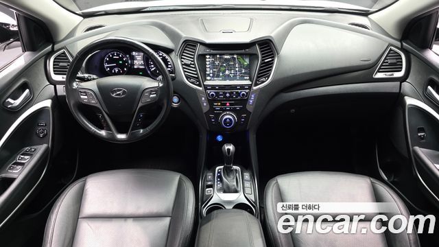 Hyundai Santa Fe — interior