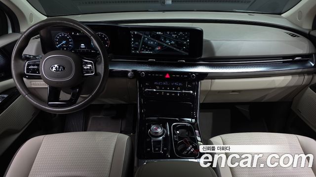 Kia Carnival — interior