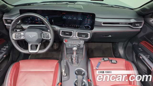 Ford Mustang — interior
