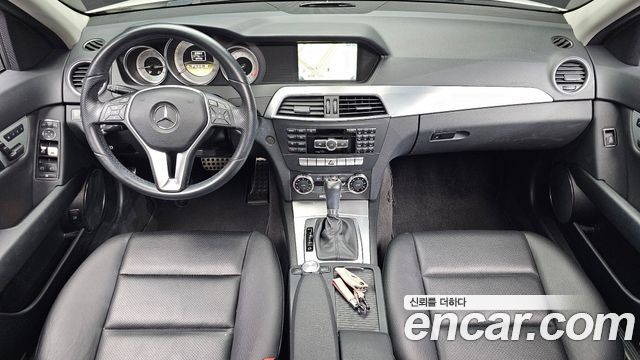 Mercedes-Benz C-Class — interior
