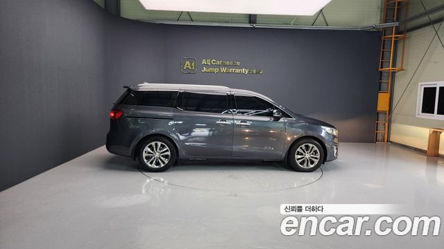 Kia Carnival — interior