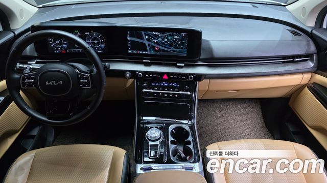 Kia Carnival — interior