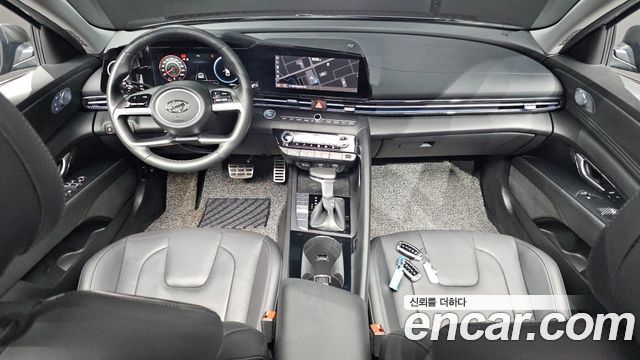 Hyundai Avante — interior