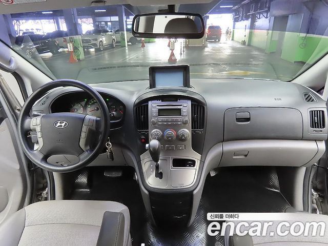 Hyundai Starex — interior