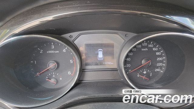 Kia Carnival — interior