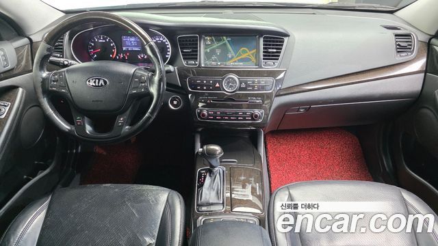 Kia K7 — interior