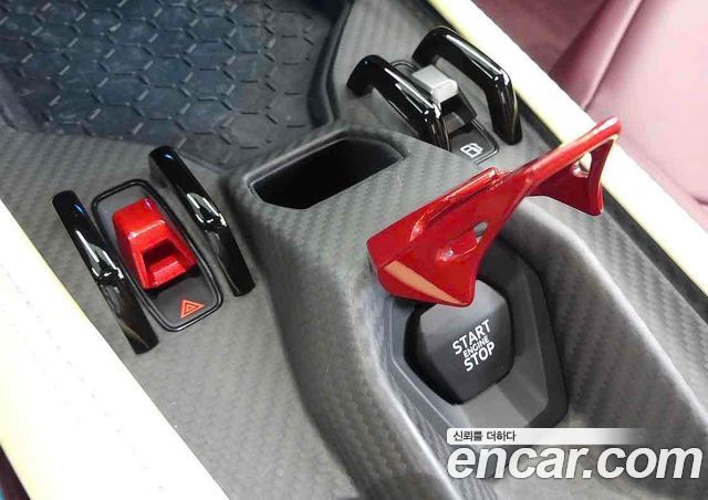 Lamborghini Revuelto — interior