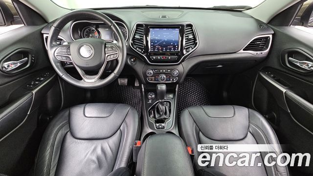 Jeep Cherokee — interior