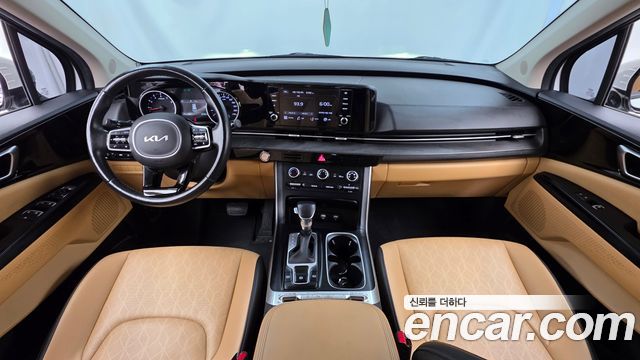 Kia Carnival — interior