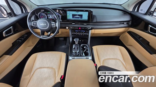 Kia Carnival — interior