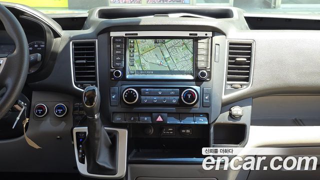 Hyundai Solati — interior