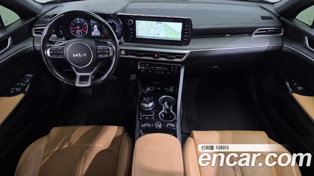 Kia K5 — interior
