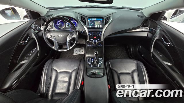 Hyundai Grandeur — interior