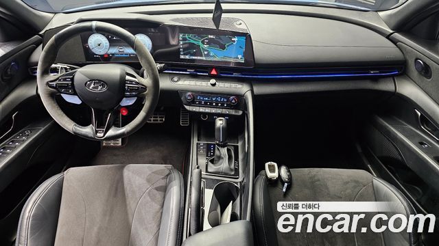 Hyundai Avante — interior