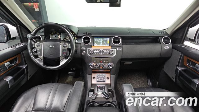 Land Rover Discovery — interior