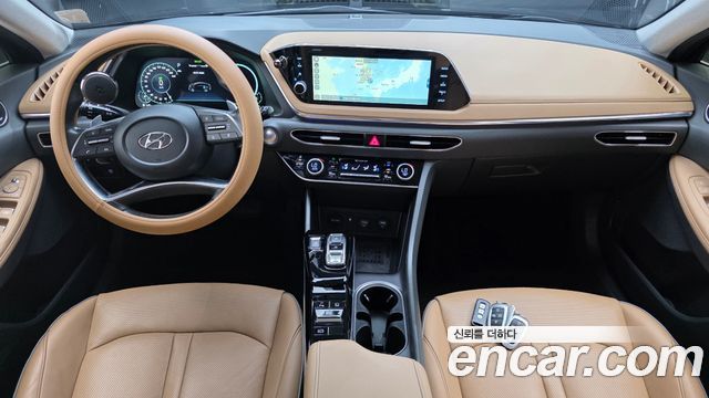 Hyundai Sonata — interior