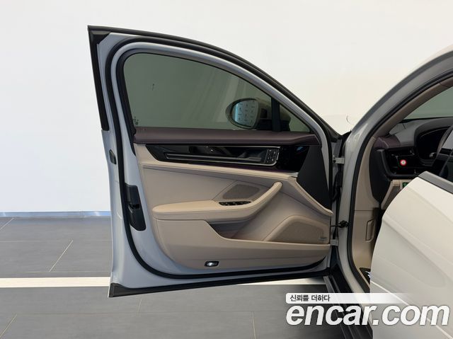 Porsche Panamera — interior