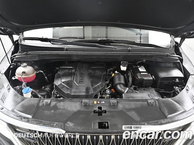 Kia Carnival — interior