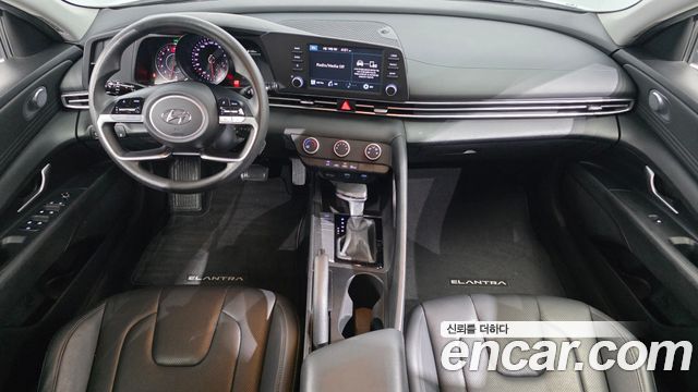 Hyundai Avante — interior