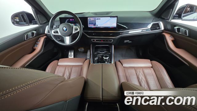 BMW X5 — interior