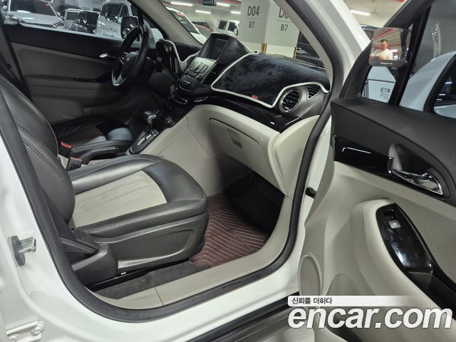 Chevrolet Korea Orlando — interior