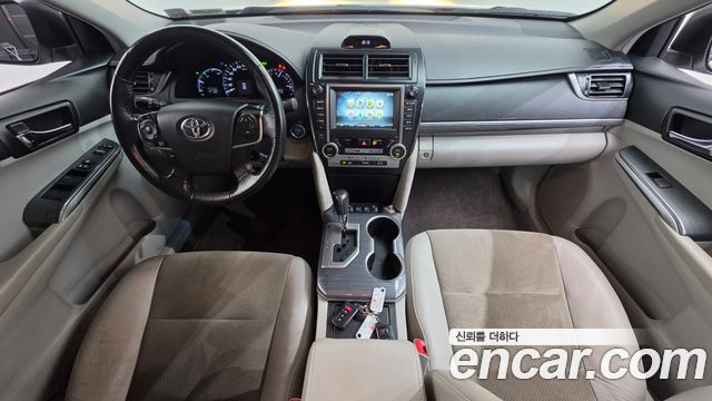 Toyota Camry — interior