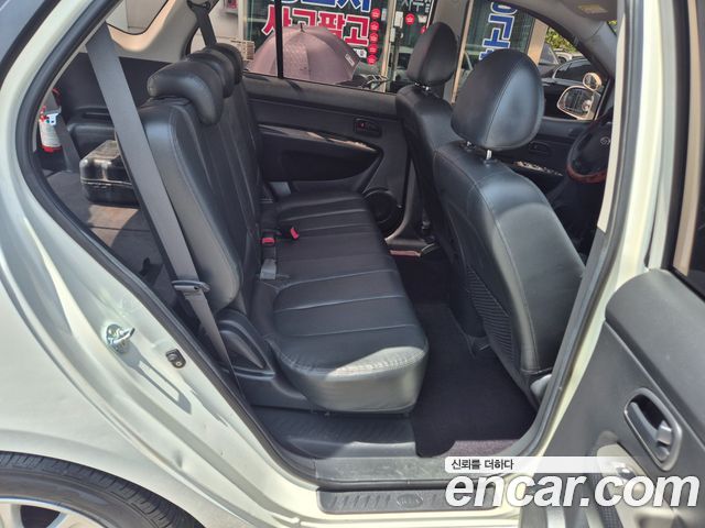 Kia Carens — interior