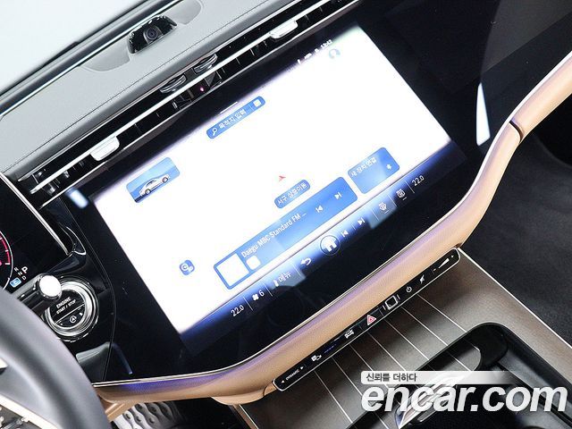 Mercedes-Benz E-Class — interior